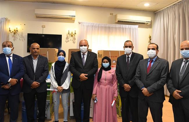 محافظ قنا يسلم جهاز عرائس لـ 89 فتاة من المقبلات على الزواج