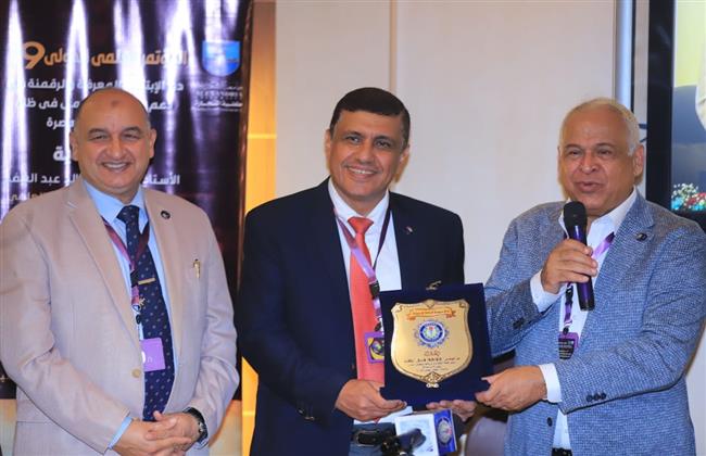 درع سموحة لعميد كلية التجارة  بالإسكندرية 