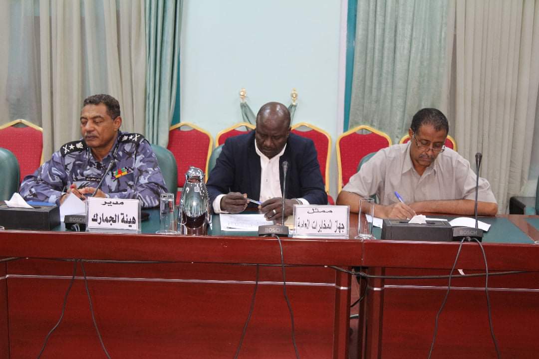 «الغرفة الاستراتيجية» تطمئن على إمدادات السلع فى السودان