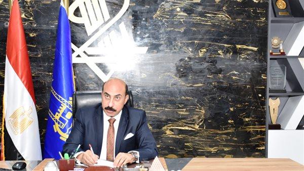 محافظ أسوان يحيل رئيس حي أسبق للنيابة العامة للتحقيق في ابتزاز إحدى المواطنات