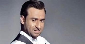 زوجة نضال الشافعى: حالته مستقرة ويخضع لعملية جراحية خلال أيام