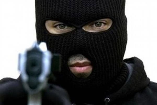 ملثمون يفتحون النار على شاب فى الدقهلية
