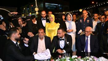   محافظ بورسعيد يلبى دعوة شاب بحضور حفل زفافه
