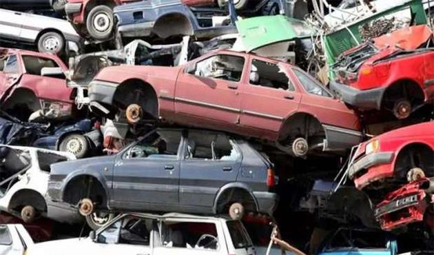 طارق عوض: تخريد أكثر من 5500 سيارة قديمة