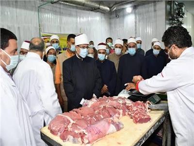 الأوقاف تعلن توزيع 15 طن لحوم بأربع محافظات غدا