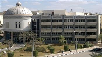 جامعة الفيوم تهدي جهاز «لاب توب» لأول الثانوية العامة للمكفوفين
