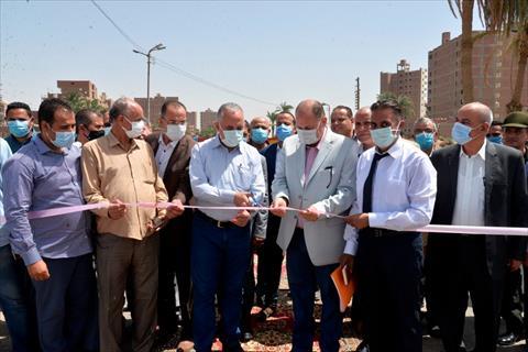 وزير الري ومحافظ أسيوط يفتتحان كوبري ترعة السوهاجية