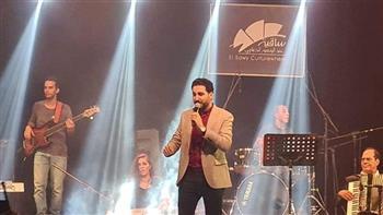 محمد العلايلي يتألق في حفله بساقية الصاوي