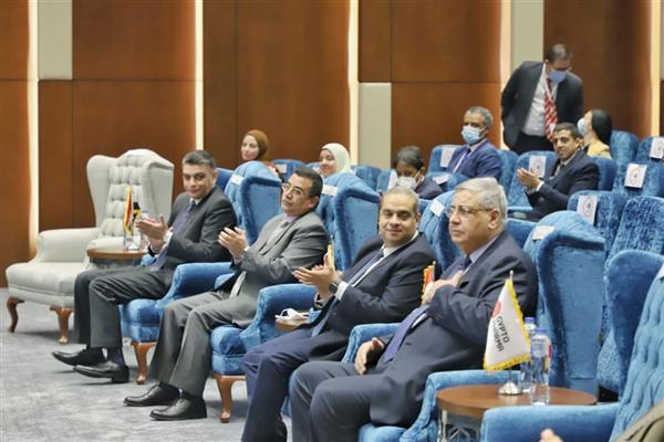 رئيس هيئة الدواء المصرية يشارك في احتفالية جيبتو فارم