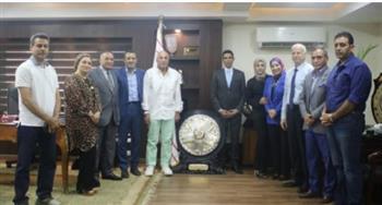 حسين لبيب يستقبل وفدًا من اتحاد الشباب العربي