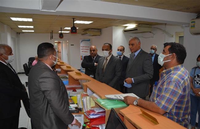 نائب محافظ المنيا يتابع سير العمل بجهاز تنمية المشروعات