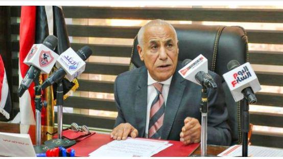 رئيس الزمالك يكشف الحقائق فى «أوضة اللبس»