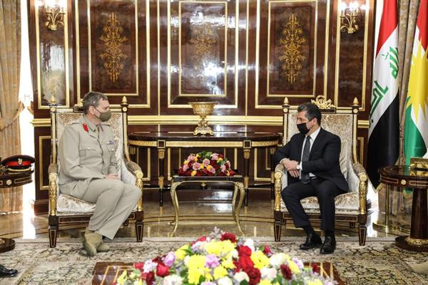 رئيس حكومة كردستان يستقبل مسؤولا عسكريا بقوات التحالف