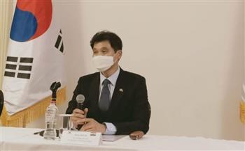 رئيس هيئة الدواء والسفير الكورى يبحثان التعاون الطبي