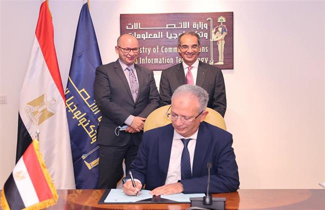 الاتصالات توقع اتفاقا مع جامعة كوينز الكندية فى "الذكاء الاصطناعي"