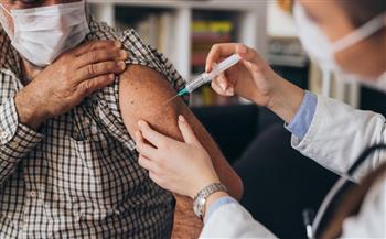   «الصحة»: الانتهاء من تطعيم جميع العاملين بالجهاز الإداري للدولة 