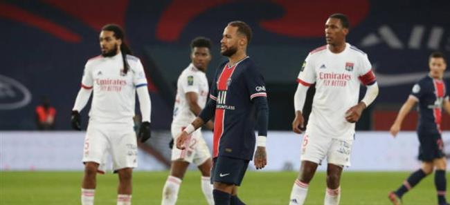 باريس يستدرج ليون أملًا فى تحقيق الفوز بالدورى الفرنسى