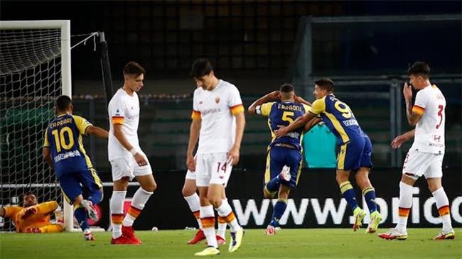 روما يسقط أمام هيلاس فيرونا بالدوري الإيطالي.. ولاتسيو يتعادل مع كالياري