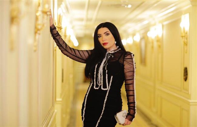 شاهد|| عبير صبرى فى جلسة تصوير شاطئية