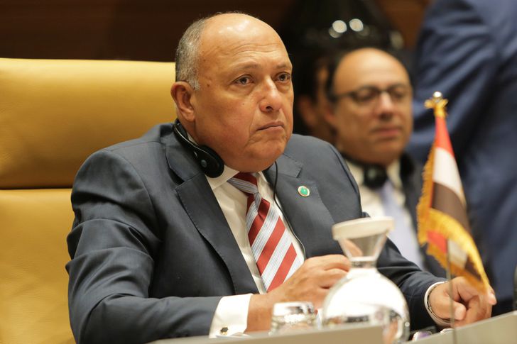 وزير الخارجية يشدد على دعم جهود تحقيق التسوية في ليبيا
