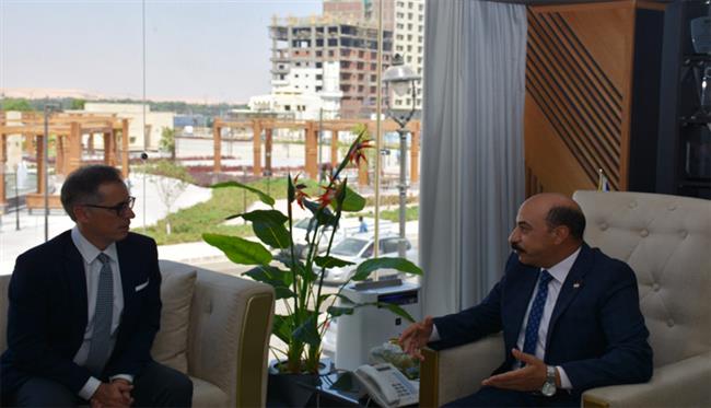 السفير السويسرى يستعرض أوجه التعاون لتحسين مياه الشرب بأسوان