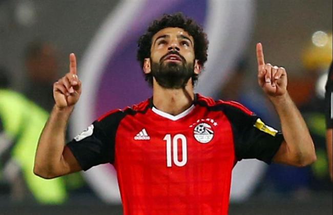 من يرتدي شارة منتخب مصر؟ 