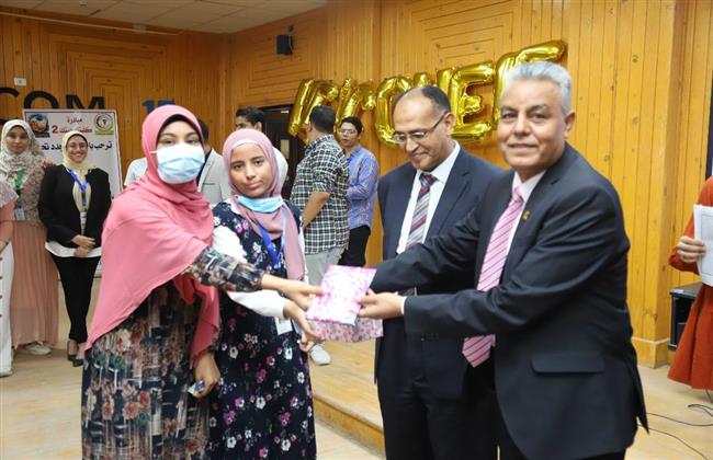 تعرّف على رسالة رئيس جامعة جنوب الوادي لطلاب كلية الطب الجدد