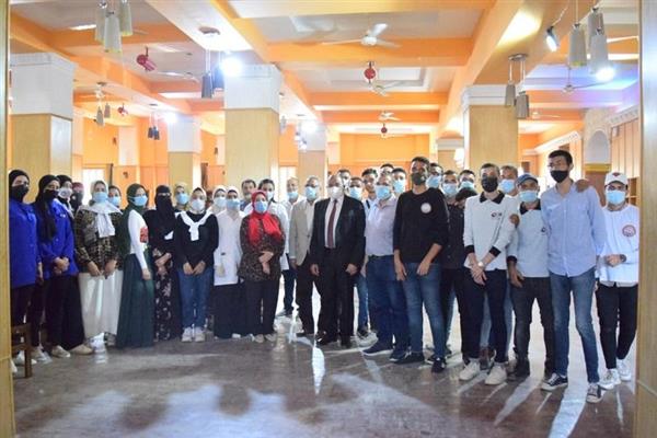 جامعة بنى سويف: توقيع الكشف الطبي على الطلاب الجدد وحصولهم على لقاح كورونا