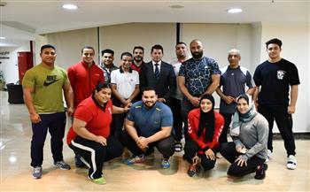 وزير الشباب والرياضة يلتقي بعدد من لاعبي منتخب مصر لرفع الاثقال