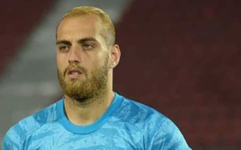 محمد بسام يكشف سر ارتداءه قميص يحمل صورة ولدته