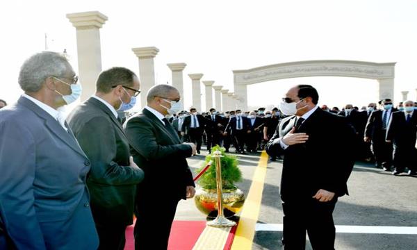 نشاط الرئيس السيسى ورحيل المشير طنطاوى تتصدر عناوين الصحف