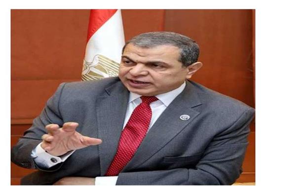 وزير القوى العاملة يشهد توقيع اتفاقية تسوية بين إحدى الشركات ونقابة الكيماويات