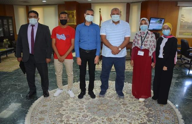محافظ الوادي الجديد يستقبل أوائل الشهادة الثانوية العامة بالمحافظة