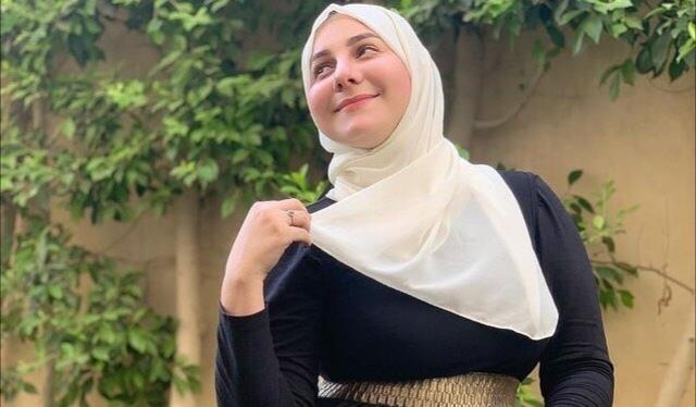 ياسمينا العلوانى تعلن ارتداء الحجاب