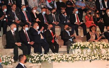    رئيس وزراء الأردن يوقد شعلة مهرجان "جرش"