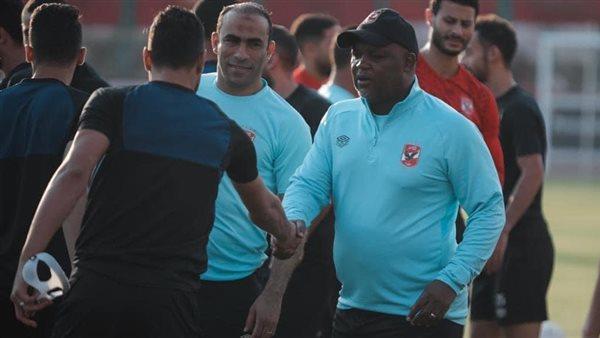 محاضرة فنية للاعبي الأهلي استعدادا للقاء إنبي غدا