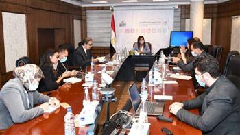   وزيرة التخطيط تبحث تطورات المشروع القومي لتنمية الأسرة المصرية