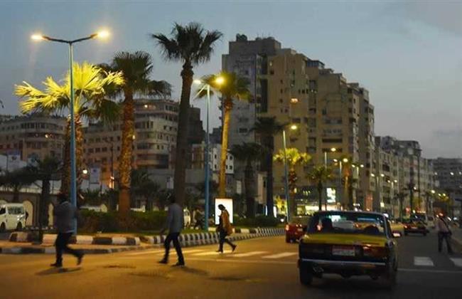 تأمين وصيانة أعمدة الإنارة بالإسكندرية استعدادًا لموسم الأمطار   