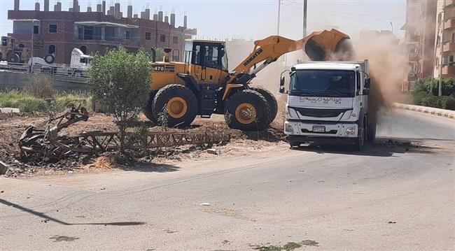 رفع ٧٠٠ طن قمامة ومخلفات بمركز ومدينة دمنهور 