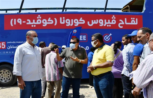 محافظ أسوان يتابع جهود مبادرة «معًا نطمئن.. سجل الآن»