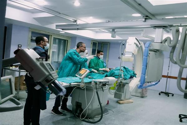 إجراء أول عملية قسطرة مخية بنجاج بمستشفي قنا العام