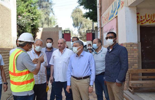 محافظ المنيا يتابع تنفيذ مشروعات «حياة كريمة» بقرية ميانة