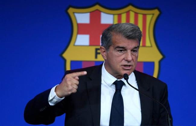 برشلونة يقرر تخفيض راتب ثلاثة لاعبين لإعادة هيكلة الوضع الاقتصادي للنادي
