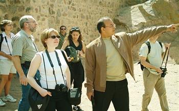   خبير آثار فى يوم السياحة العالمي: مصر عادت شمسك الذهب