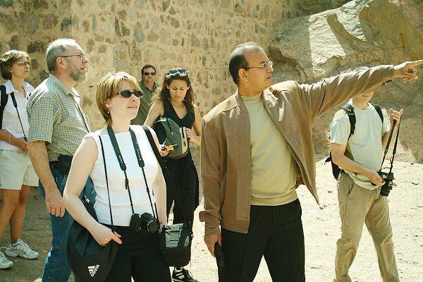 خبير آثار فى يوم السياحة العالمي: مصر عادت شمسك الذهب