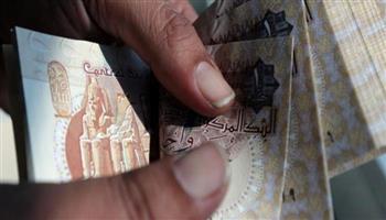 خبير: لا صحة لإلغاء تداول عملة الجنيه الورقي وهذه طرق مكافحة الشائعة