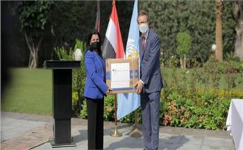   سفير ألمانيا بالقاهرة يسلم أكثر من 7 ملايين كمامة لممثلة الصحة العالمية