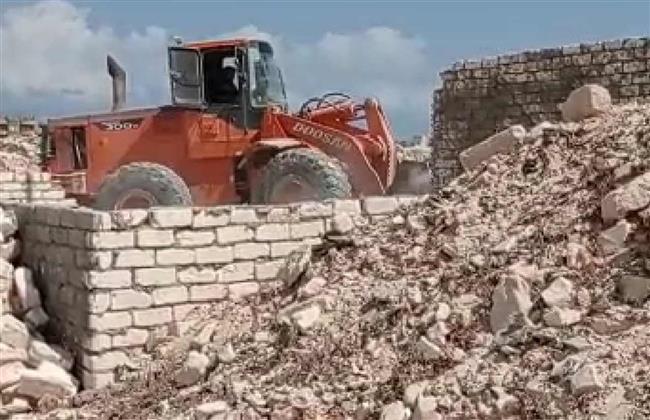 إزالة 101حالة تعد بالبناء على أملاك الدولة ضمن الموجة الـ18 بمطروح