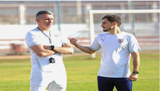  كارتيرون يعقد جلسة مع اللاعبين قبل مران الزمالك