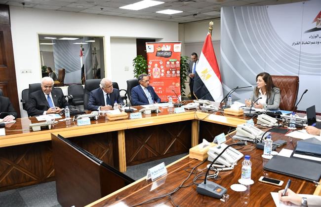 وزيرة التخطيط تلتقي أعضاء غرفة التجارة الأمريكية